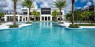 Manor Hialeah Gallery 4