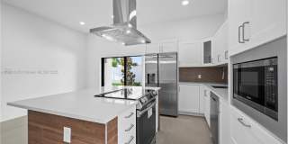 1041 W Lakewood Road, West Palm Beach, FL 33405 Gallery 1