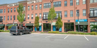 412 MADISON TRADE Plaza SE Gallery 5
