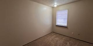 2 bed duplex with 1 1/2 baths, bonus room and a 1 car garage for lease in SW OKC! (no fenced yard) Gallery 8