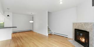 Beautiful 5-bed, 3.5 bath townhome steps from hiking trails and West Pearl St Gallery 12