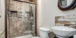 Spacious 3bd/2ba House in Independence, MO! Gallery 16