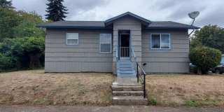 2 Bed, 1 Bath House with a Fenced Yard Gallery 1