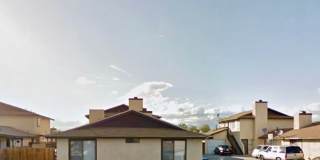 2 BEDROOM 1 BATH - UPSTAIRS UNIT Gallery 3