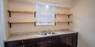 Nice 3 BR Rental Near Downtown Gallery 15