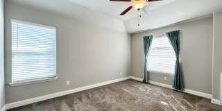 5000-5002 Villas Drive Gallery 16