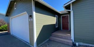 Newly Remodeled! Close to CWU 4 Rooms !! Gallery 1