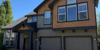 SW Bend - 3 Bed 2.5 Bath -Fenced-Corner lot-Amenities Gallery 4