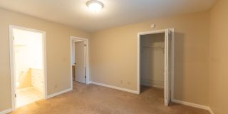 Charming 2 BD, 2.5 BA Townhome w/ a Community Pool in a Prime Winston Location Gallery 19