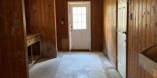 Enclosed Porch Area with Extra Storage/ Work Space Enclosed Porch Area with Extra Storage/ Work Space Gallery 6