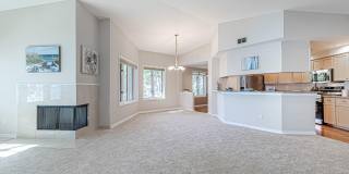 2099 WINTERBOURNE Drive W Gallery 1