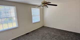 Olde Crofton Charm! Two Bedroom Townhome Gallery 12