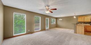 Charming 3BR Townhome in Lincoln Gallery 9