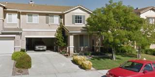 3 Bedroom 2.5 Bathroom Townhouse Gallery 1