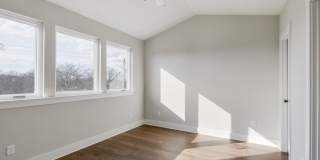 Beautiful Charlotte Park Townhome With Two Car Garage Gallery 39