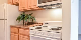 Applegate and Potomac Commons Apartments and Townhomes Gallery 2