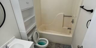 3BR 2Ba Remodeled with Yard and Garage Gallery 22