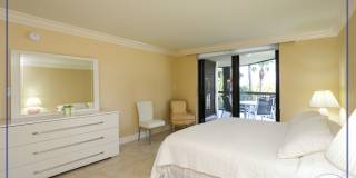 **PARK SHORE BEAUTY WALK TO VENETIAN VILLAGE ** ESPLANADE** NICE AMENITIES ** 2 BEDROOM CONDO ON THE BEACH ** Gallery 24