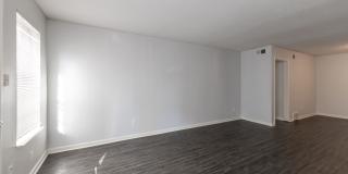 Colonial Apartments Gallery 48
