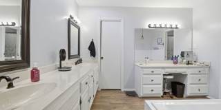 701 Oakland Hills Gallery 20