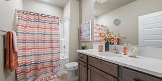 Move-In Ready West Richland Rental – 3-Car Garage, Fenced Yard, Hot Tub Included Gallery 18