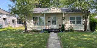 Charming 2Bed/1Bath Rockford Bungalow - Available Now! Gallery 1