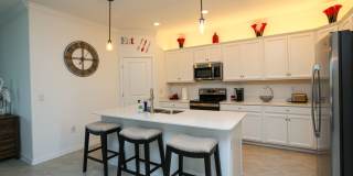 ** 4/3 HEATED POOL AND SPA FURNISHED HOME MODERN IN HIGHLY DESIRED NORTH NAPLES *** AVAILABLE STARTING APRIL-NOVEMBER 2026  LONGER TERM OR SHORT TERM 3 MONTHS OR MORE ** Gallery 52
