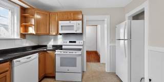 Charming 2BR apartment in Newport Gallery 10