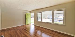 COMING SOON! Cutest 2/1 Bungalow in Hapeville - Housing Vouchers Accepted Gallery 5