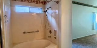 Unfurnished, 1-year long-term rental Gallery 18