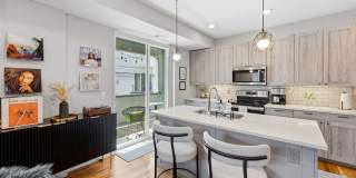 Modern Sloan’s Lake Townhome | Rooftop Deck, Hot Tub & Downtown Views Gallery 5