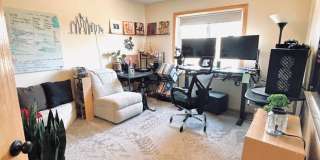 Updated 3bed 3bath End Unit Townhome w’Great Views Gallery 14