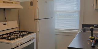 Brick Duplex with 3 bedrooms and 1 bath for rent. Gallery 12