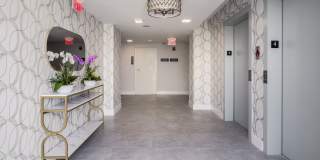 1025 Metro Gallery 7