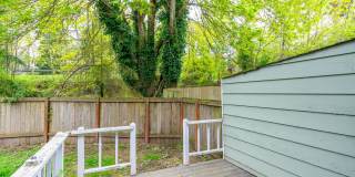 3 Bedroom/2.5 bathroom townhouse centrally located Oak Harbor Gallery 5