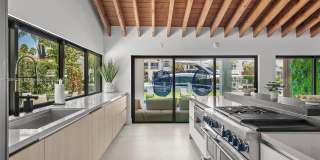 207 Holiday Dr Gallery 28