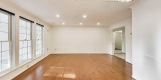 5707 BREWER HOUSE Circle unit: T-2 Gallery 7