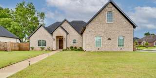 Modern Elegance: Spacious 4-Bedroom Rental in Bentonville Gallery 1