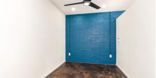 2402 W WELDON Avenue Gallery 9