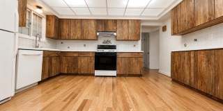 229 Linden Street Gallery 9