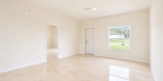 MOVE IN READY 3 BEDROOM 2 BATH LIKE NEW Gallery 4