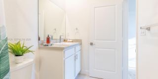 1156 SW 6th Ct Gallery 12