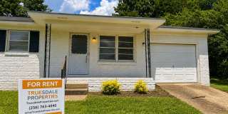 Brick home 4BR 1.5BA, garage and fence. 1/2 off move in- call for details Gallery 1
