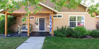 Sunny  Spacious 3BR/2BA Home with Fenced Yard - PENDING APPLICATION Gallery 1