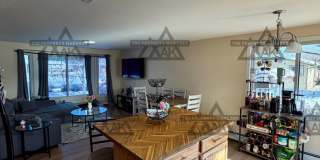 4 Bedroom Home in Fairbanks / Washer& Dryer / Cat Friendly Gallery 9