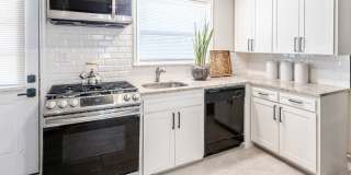 Everly Apartments on Cherry Street Gallery 9