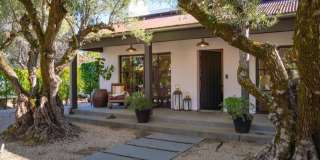 1811 Hillview Place Gallery 1