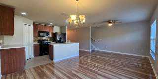 Seven Oaks 2/2.5 Townhouse Gallery 8