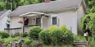 1 Bed/1 Bath Home steps from the Downtown Campus - Available Now, June, July or August! Gallery 1