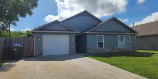 Like new 4BR, 2BTH with att gar and over 1500sq ft! Gallery 1